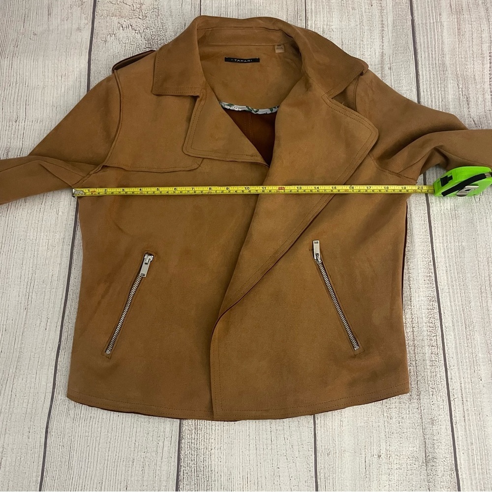 T TAHARI Women’s Camel Faux Suede Moto Style Blazer with Pockets Size Medium - Picture 5 of 10